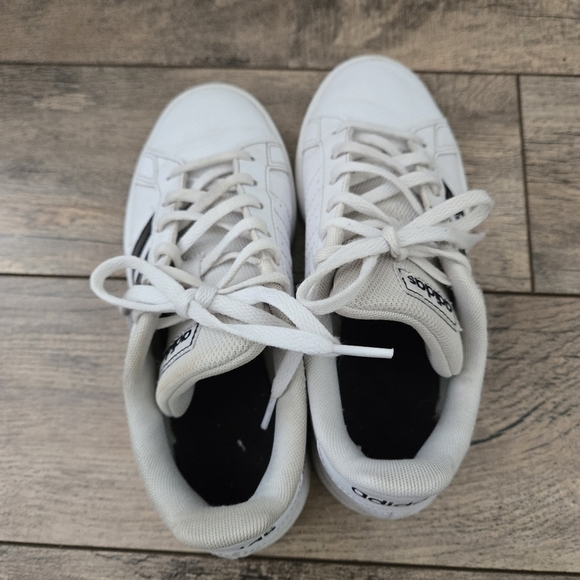 Adidas White and Black Size 5 Womens Sneakers - Picture 4 of 12